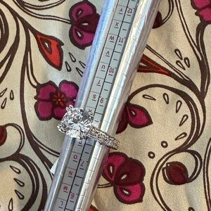 Elegant Silver Women's Ring Sz 8 New